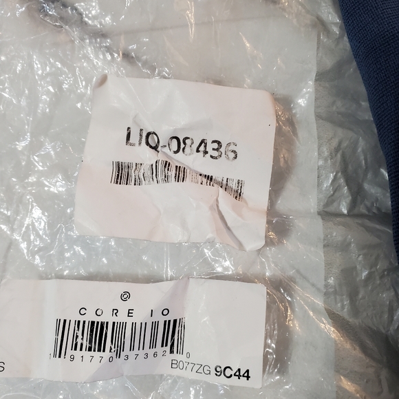 Amazon Essentials Core 10  Women's Classic Fit Short Sleeve Scoop Neck T-Shirt - Picture 13 of 14